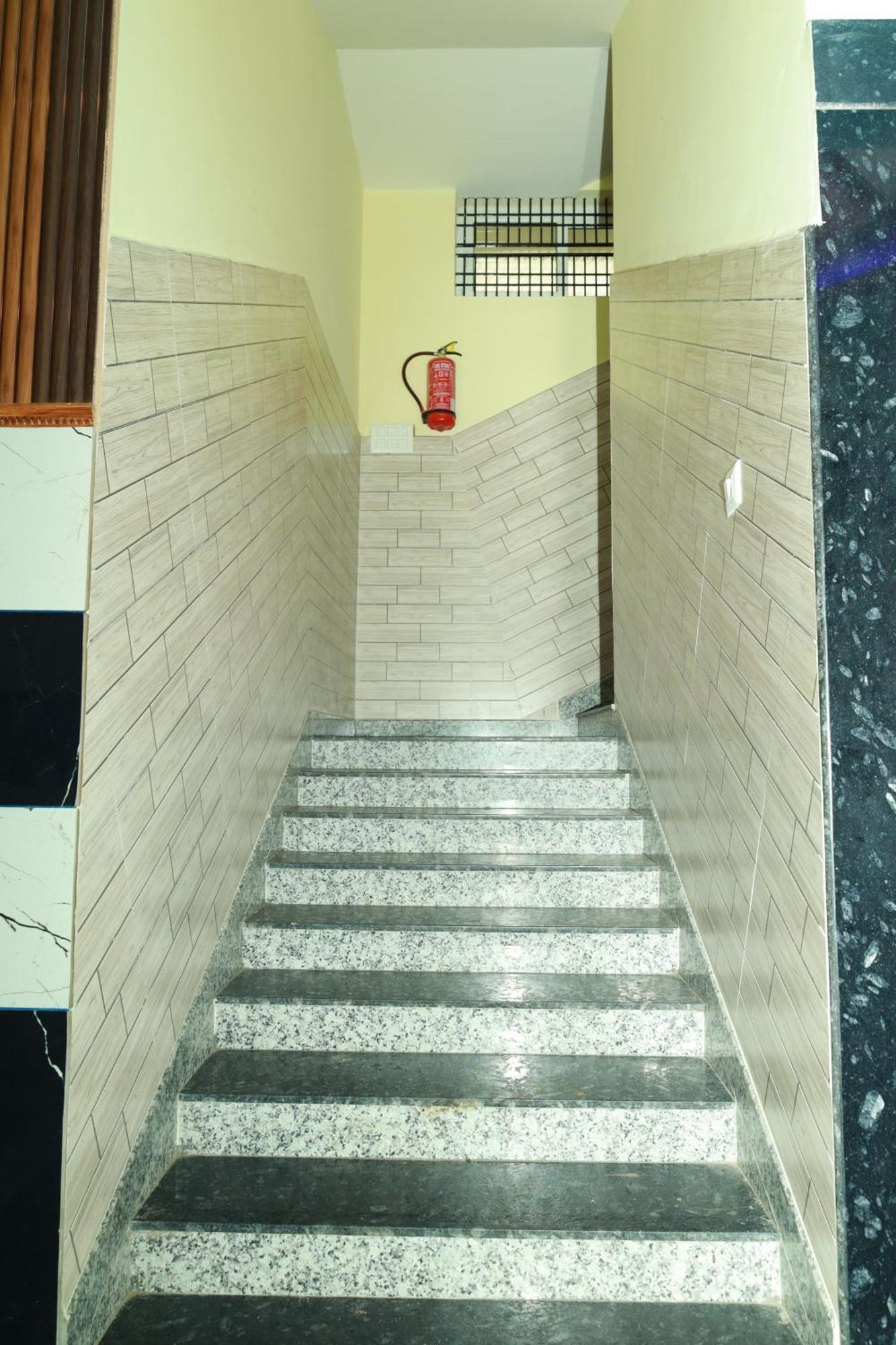 Hotel Rv Residency Wodapatti Exterior foto